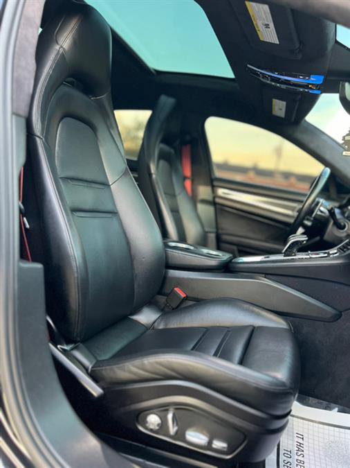 Used 2020 Porsche Panamera GTS image 40