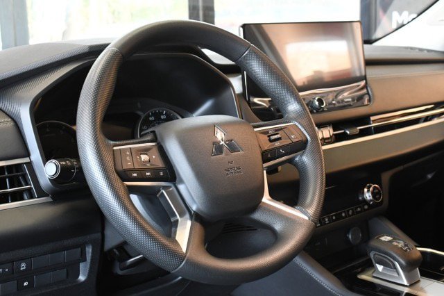 New 2026 Mitsubishi Outlander ES AWD/4WD image 25