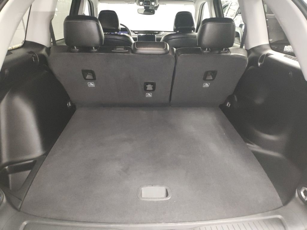 Used 2023 Jeep Grand Cherokee Limited image 16