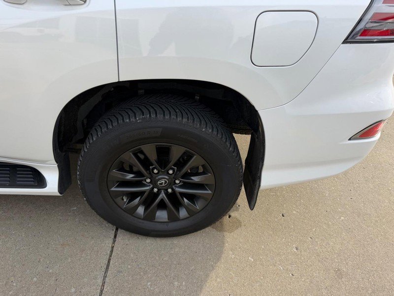 Used 2020 Lexus GX 460 Premium w/ Premium Package image 5