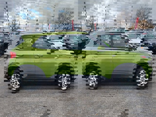 Used 2021 Hyundai Venue SE image 3