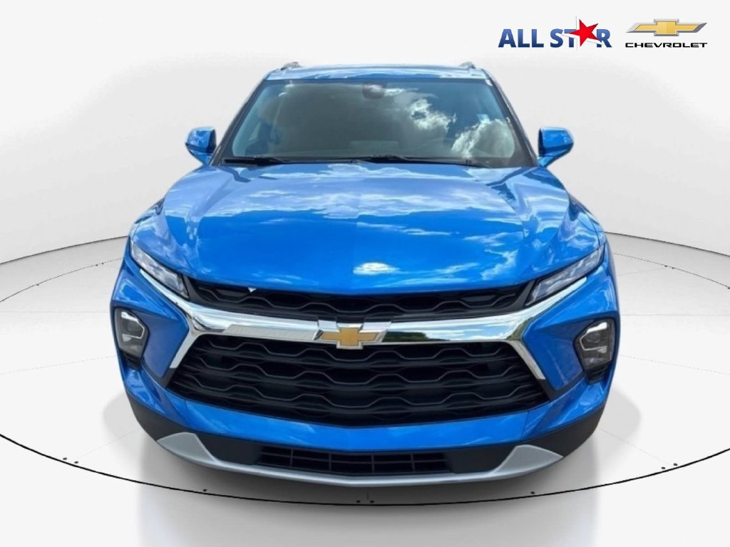 New 2026 Chevrolet Blazer LT w/ Convenience Package FWD image 2
