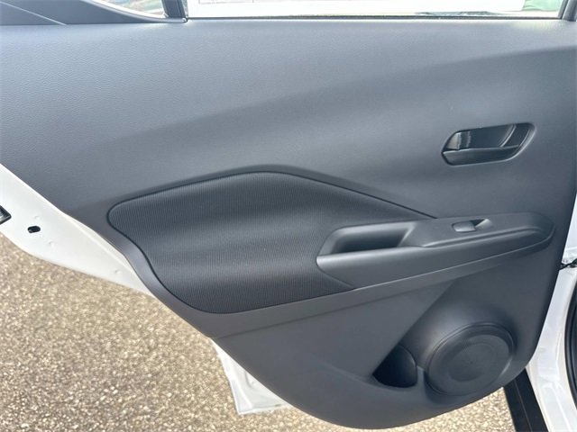 New 2025 Nissan Kicks Play S image 14