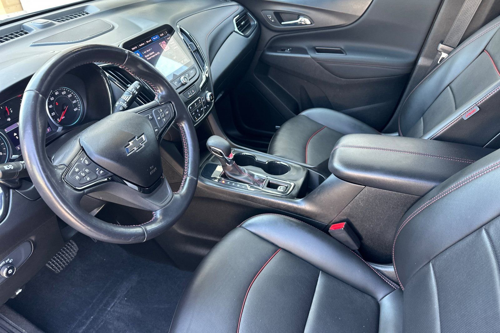 Used 2022 Chevrolet Equinox RS w/ RS Leather Package image 10