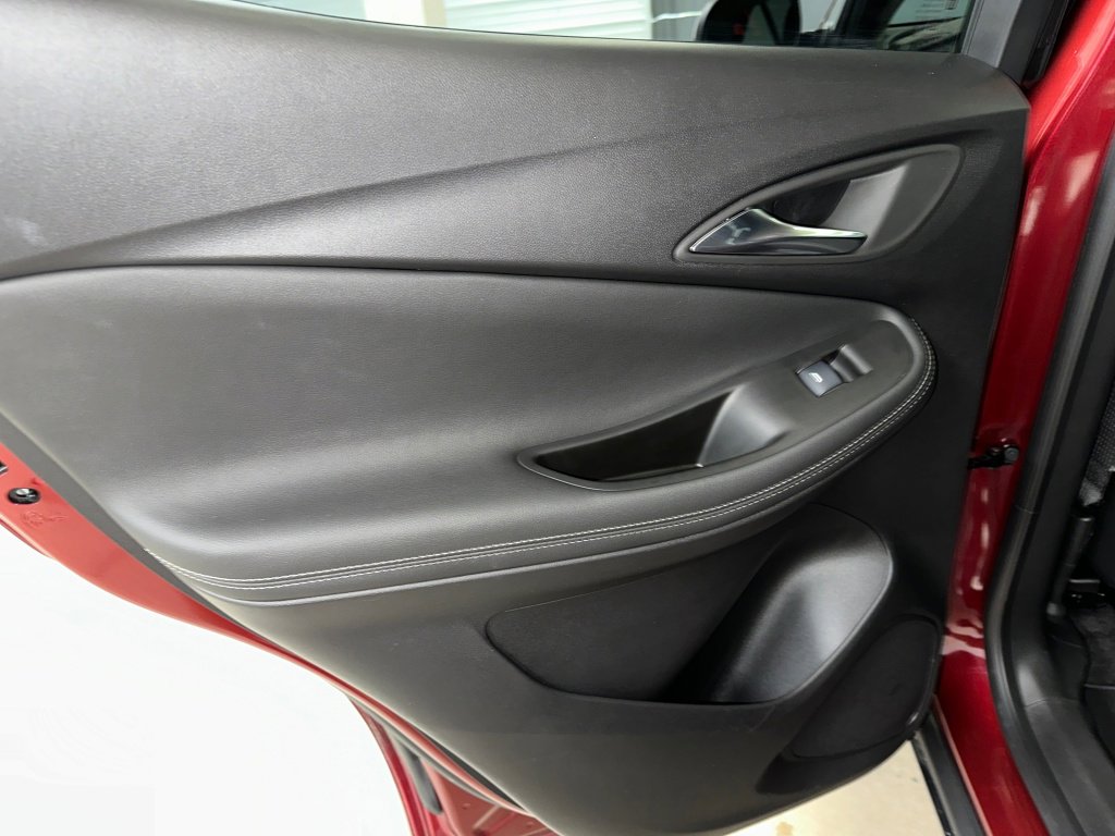 Used 2023 Buick Encore GX Essence w/ Experience Buick Package image 18