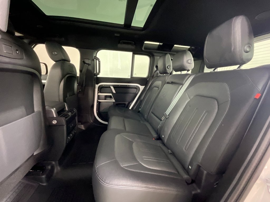 Certified 2022 Land Rover Defender 110 X-Dynamic SE image 25