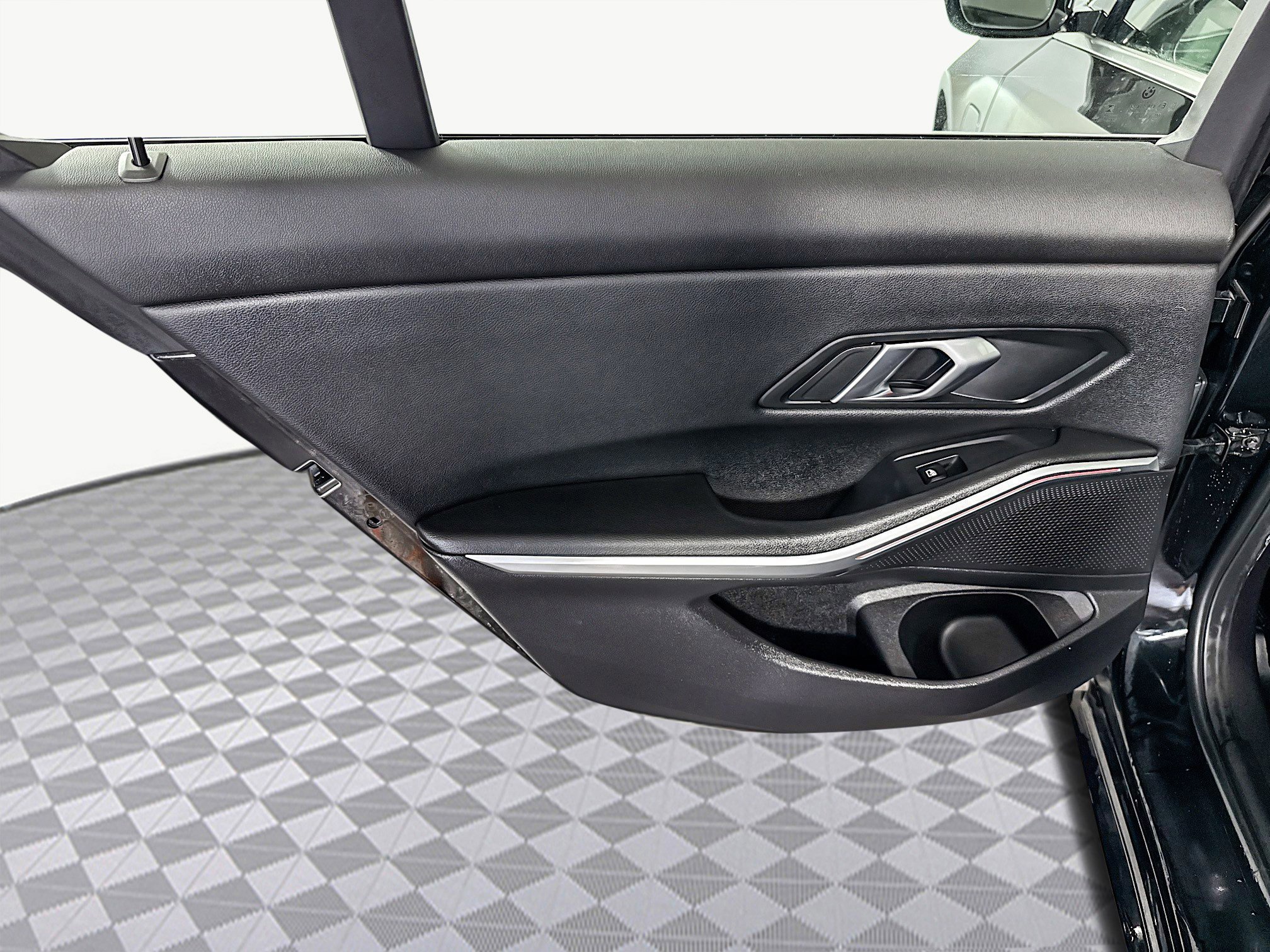 Used 2024 BMW 330e image 26