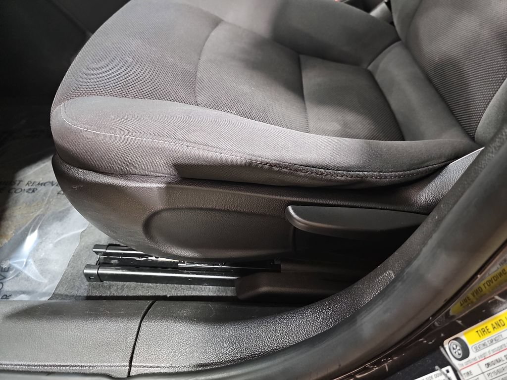 Certified 2016 Chevrolet Cruze LT w/ Technology Package FWD image 33
