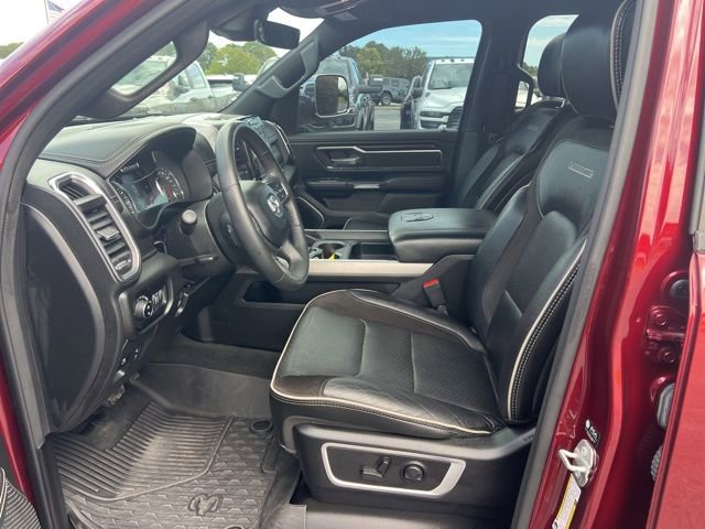 Used 2024 RAM 1500 Laramie AWD/4WD image 7