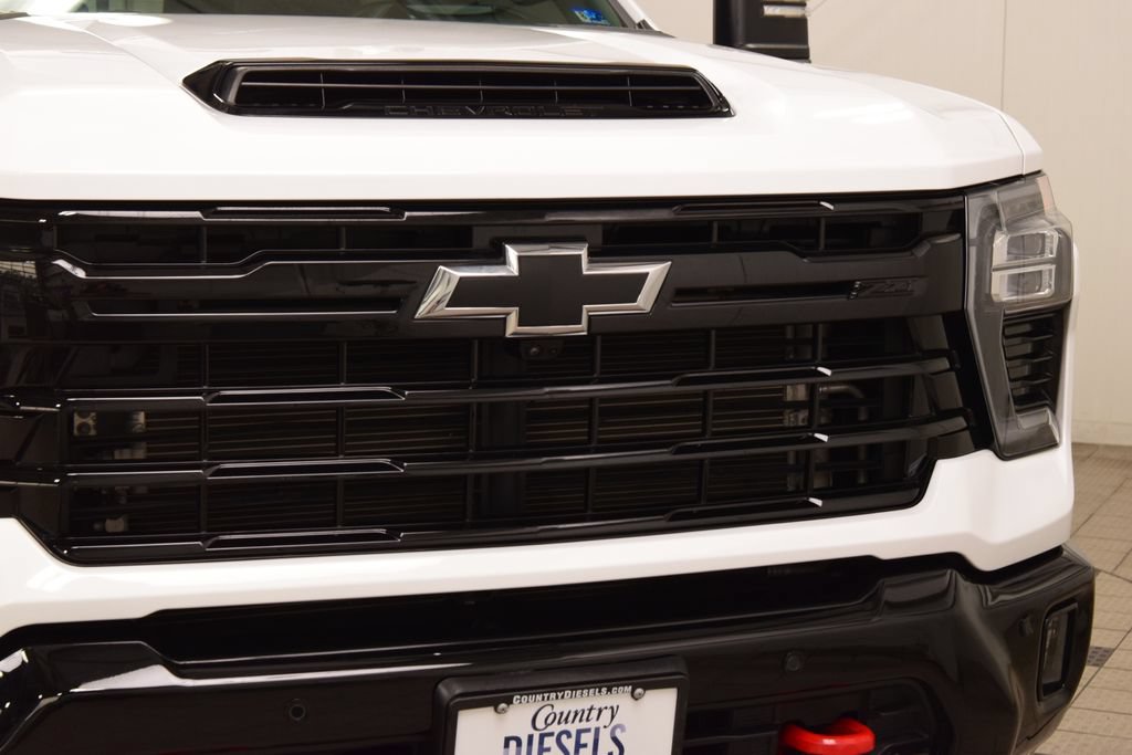 Used 2025 Chevrolet Silverado 2500 LTZ w/ LTZ Plus Package AWD/4WD image 10