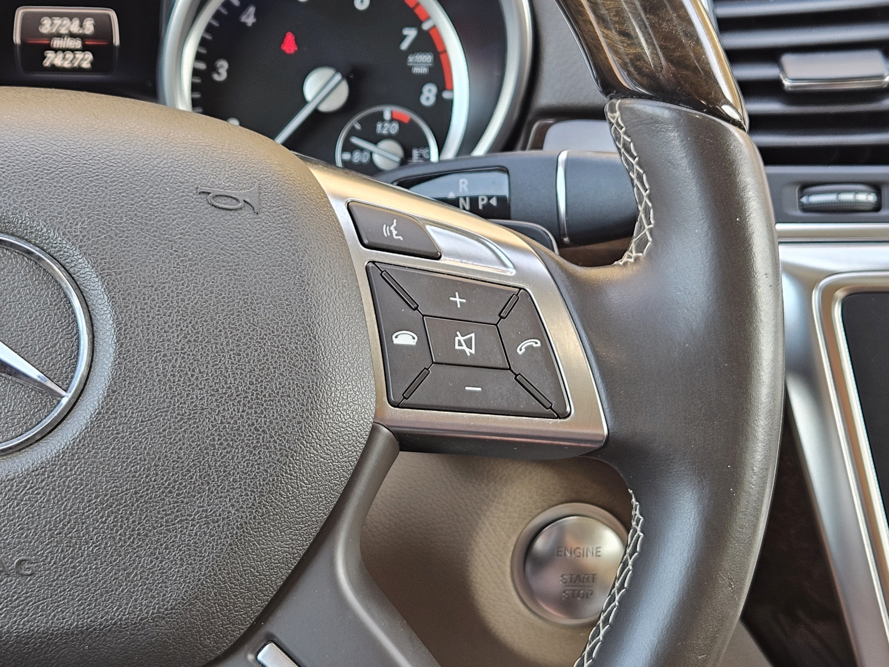 Used 2015 Mercedes-Benz GL 450 4MATIC image 24