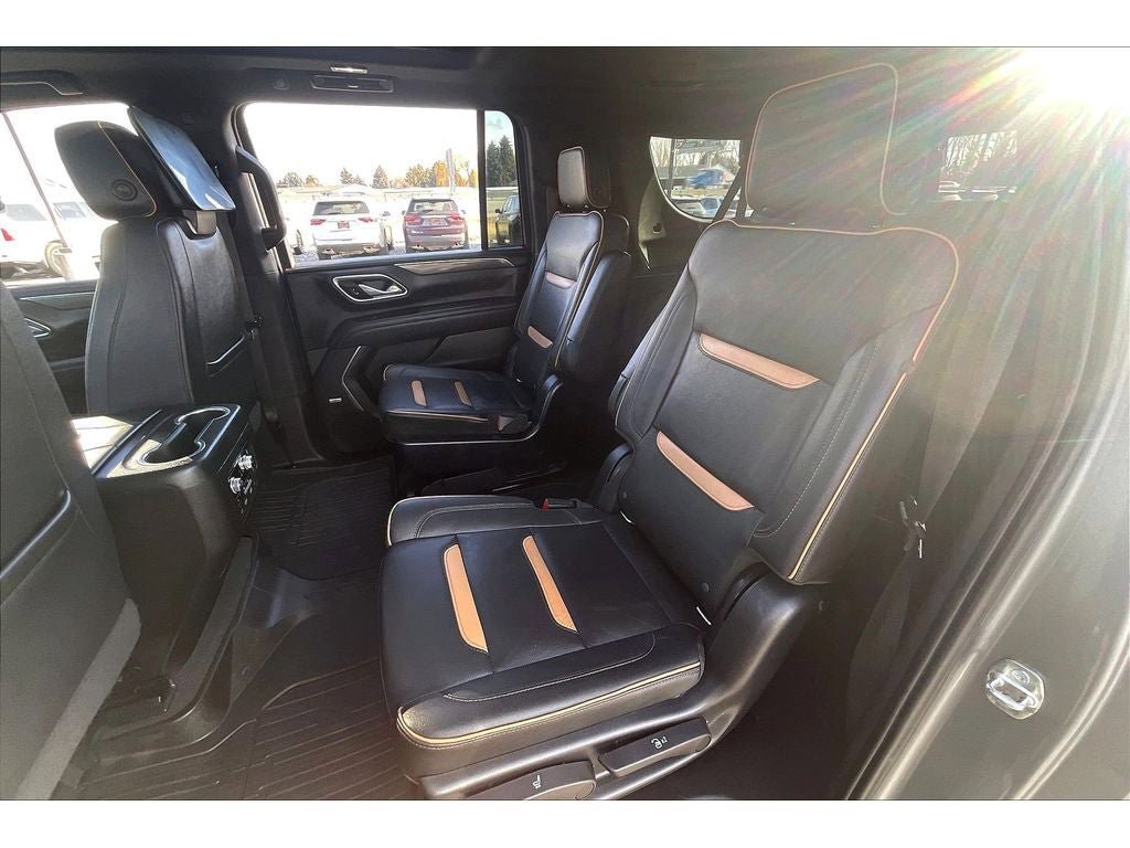 Used 2022 GMC Yukon XL AT4 w/ AT4 Premium Plus Package AWD/4WD image 28