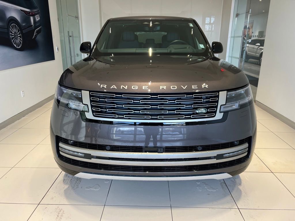 New 2025 Land Rover Range Rover Long Wheelbase SE image 7
