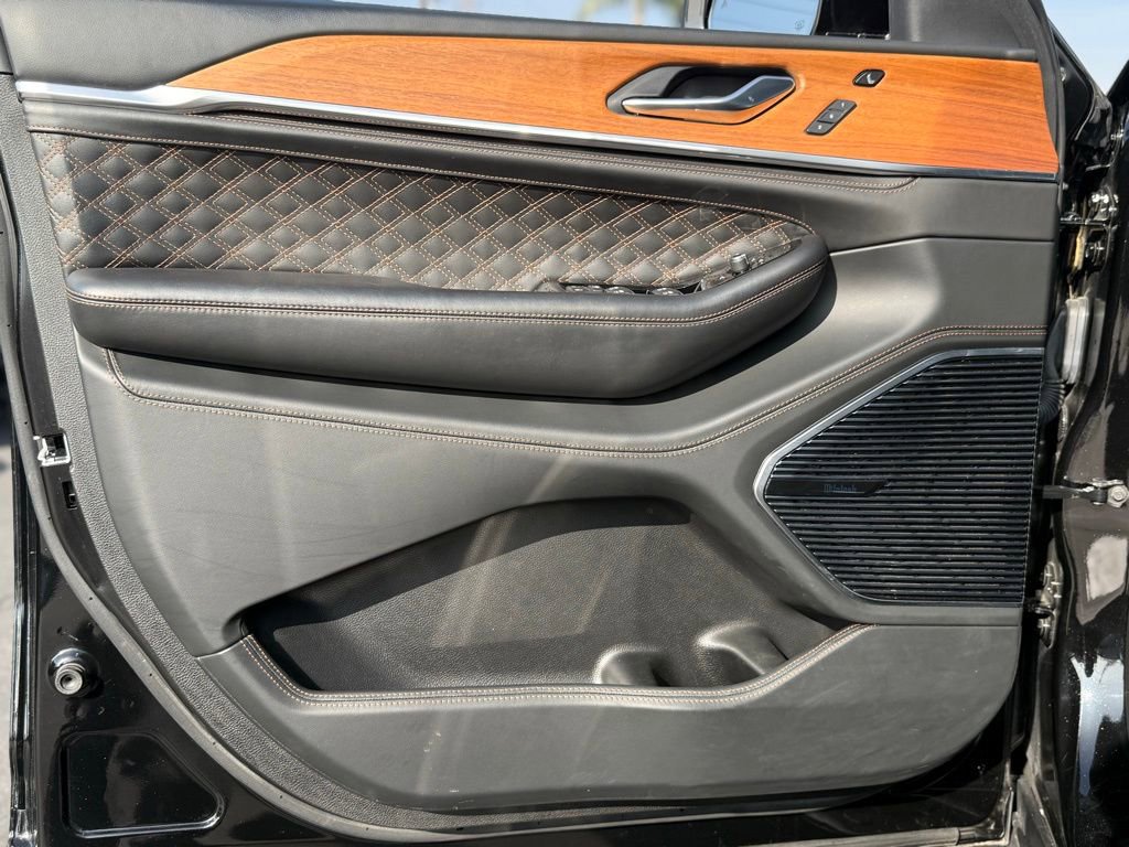 Certified 2022 Jeep Grand Cherokee Summit image 16