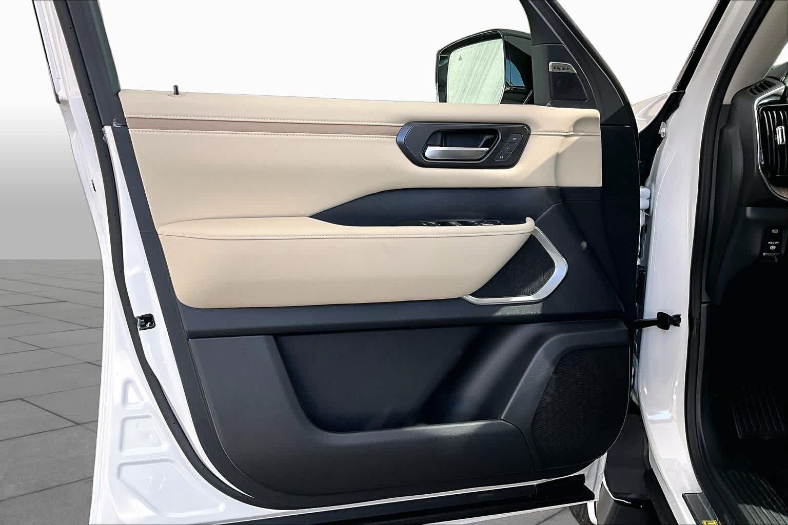 New 2026 Nissan Armada Platinum AWD/4WD image 13