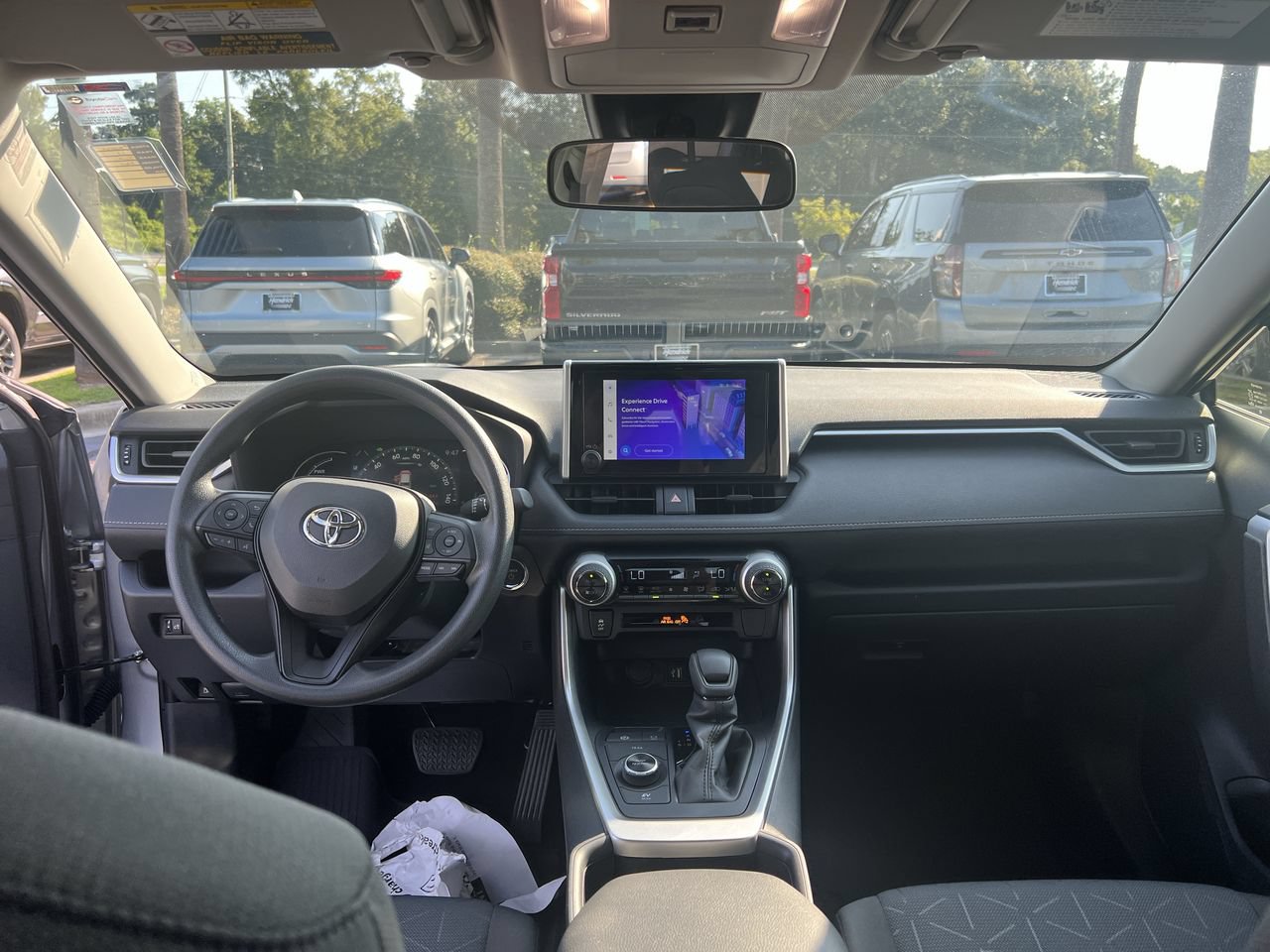 Used 2025 Toyota RAV4 XLE AWD/4WD image 31