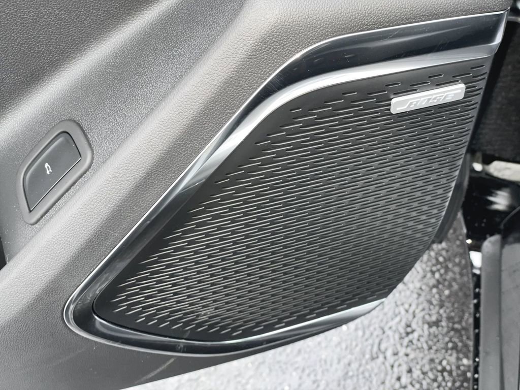 New 2026 GMC Acadia Denali w/ Super Cruise Package image 33