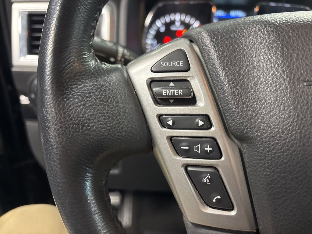 Used 2019 Nissan Titan SV w/ SV Convenience Package image 16
