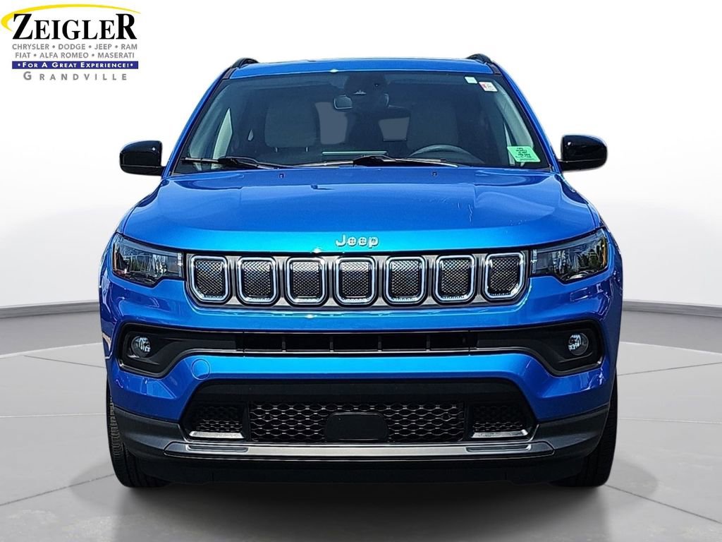 Certified 2022 Jeep Compass Latitude w/ Sun and Sound Group AWD/4WD image 2