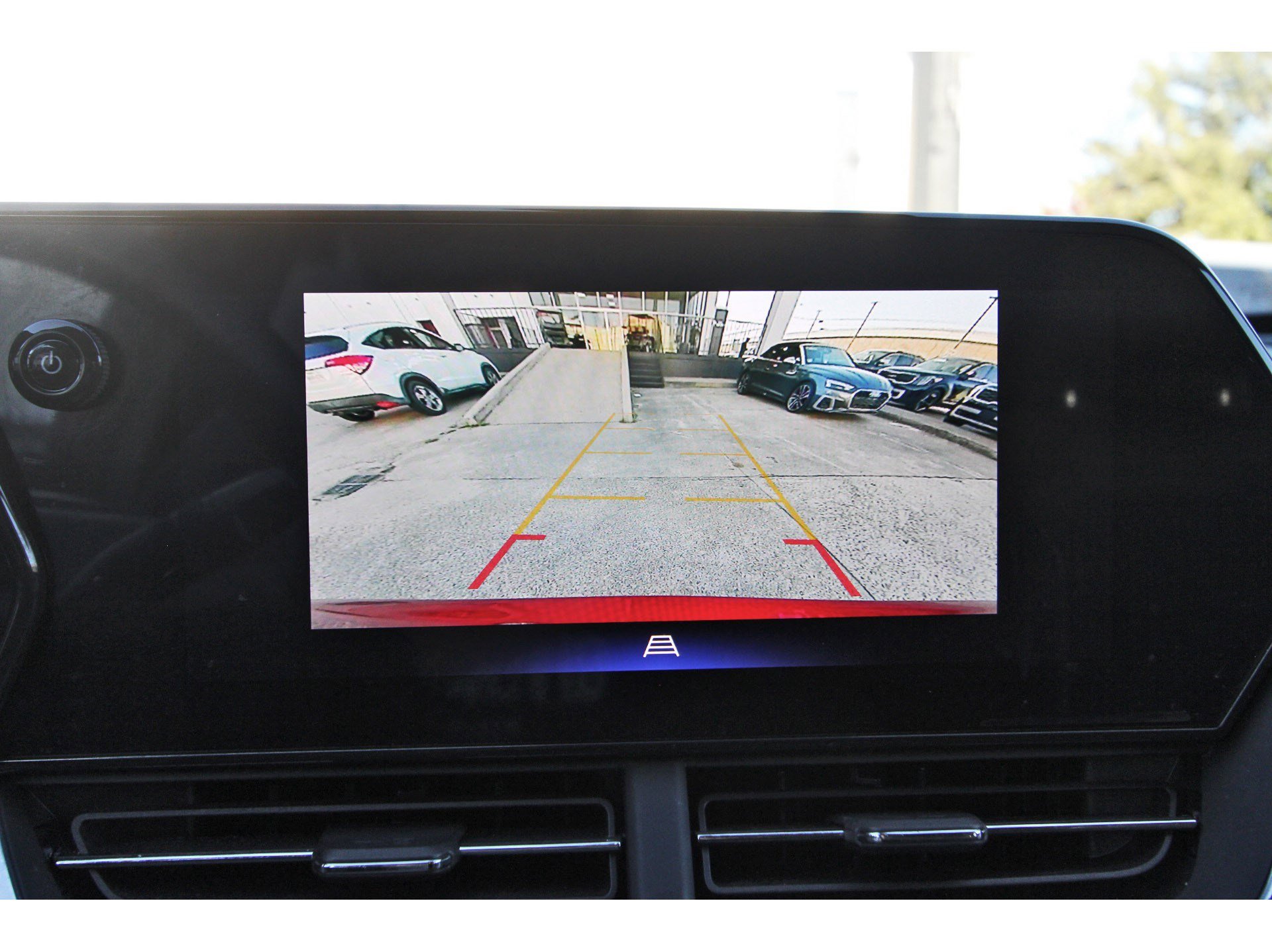 Used 2024 Chevrolet Trax LT w/ Driver Confidence Package image 25