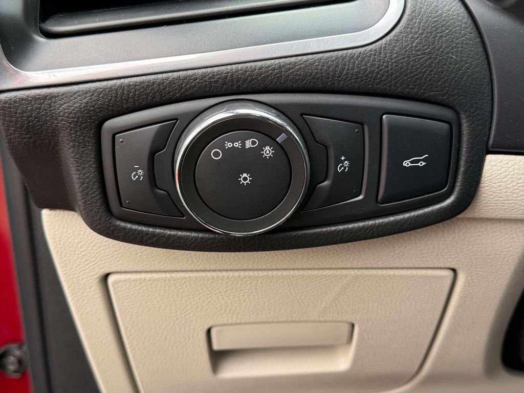 Used 2016 Ford Edge Titanium w/ Equipment Group 302A image 31