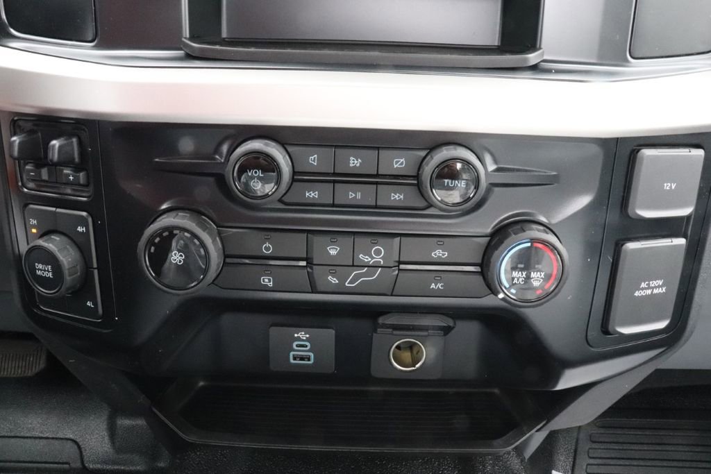 New 2025 Ford F550 4x4 Regular Cab Super Duty image 11