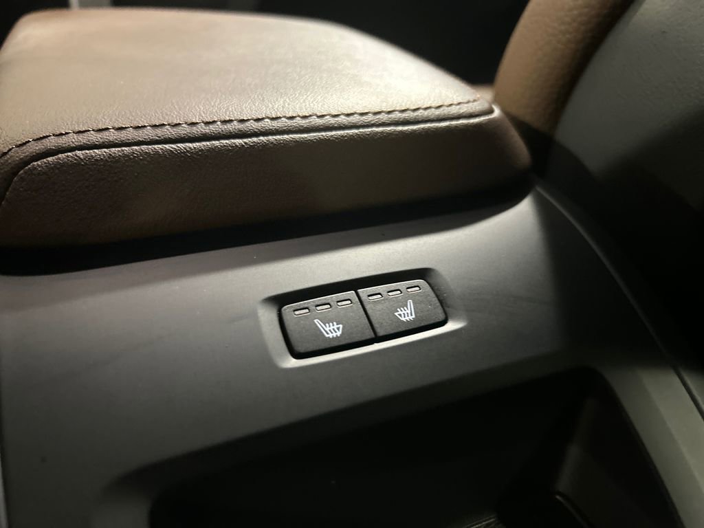 Certified 2023 Volvo XC60 T8 Plus w/ Climate Package image 25