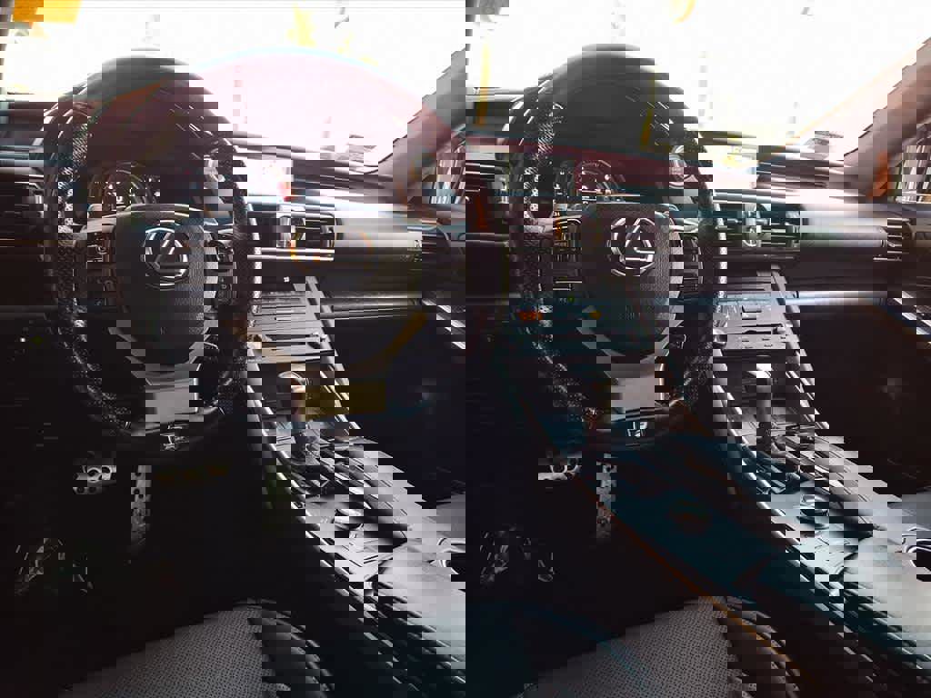 Used 2020 Lexus IS 300 F Sport image 9