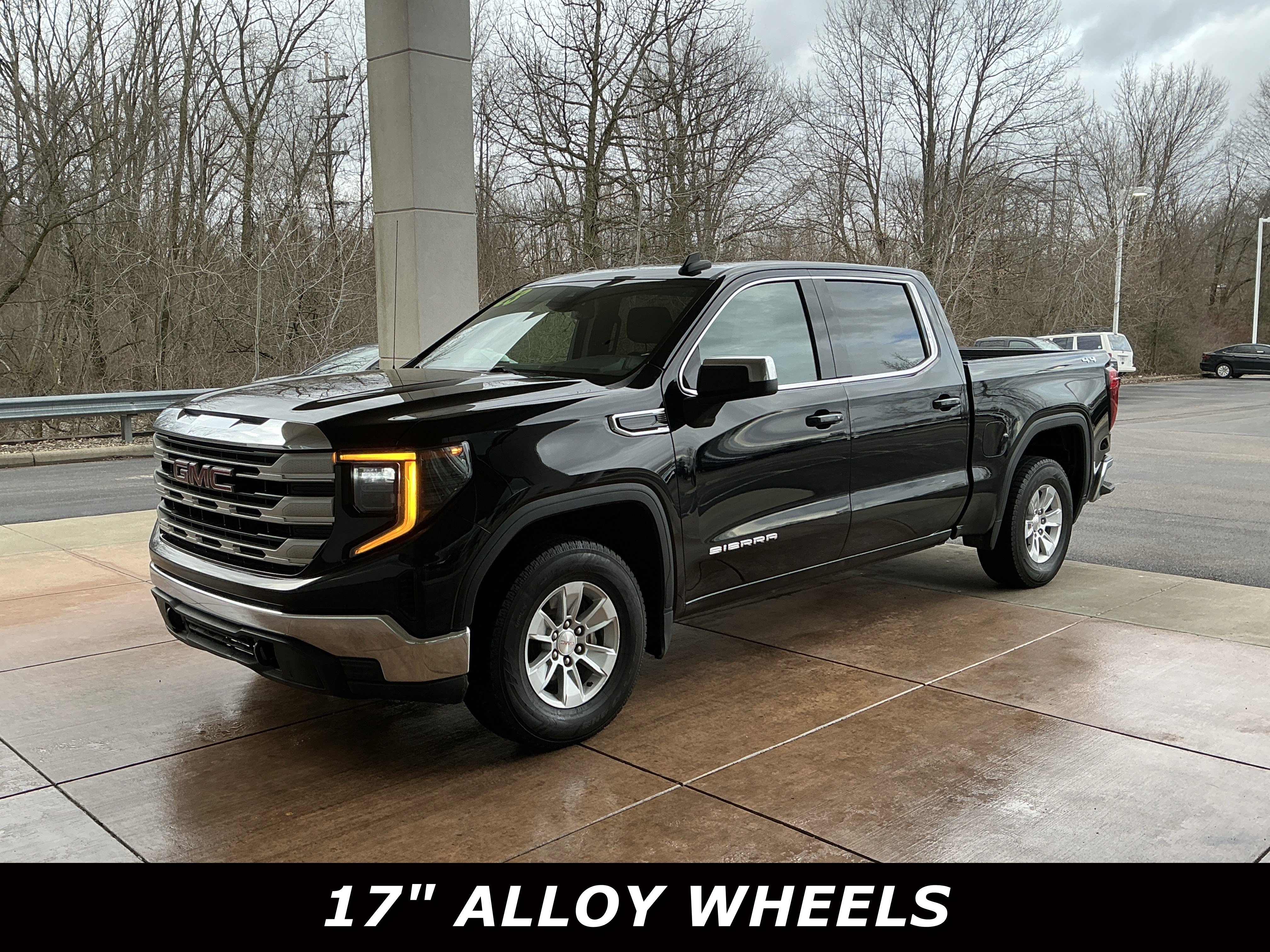 Used 2023 GMC Sierra 1500 SLE w/ Enhanced Capability Package AWD/4WD image 3