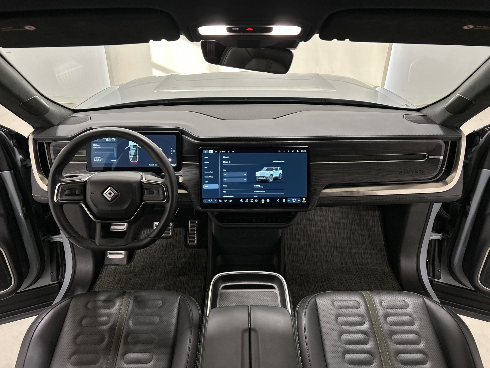 Used 2023 Rivian R1S Adventure image 27