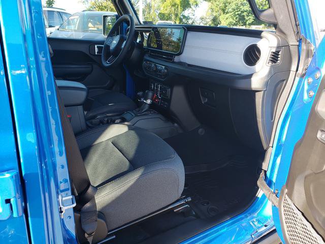 Used 2026 Jeep Gladiator Sport AWD/4WD image 18