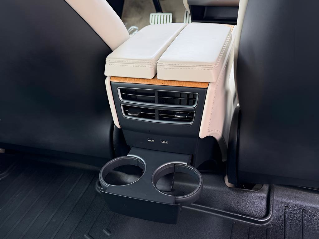 Used 2019 Tesla Model S Performance image 30