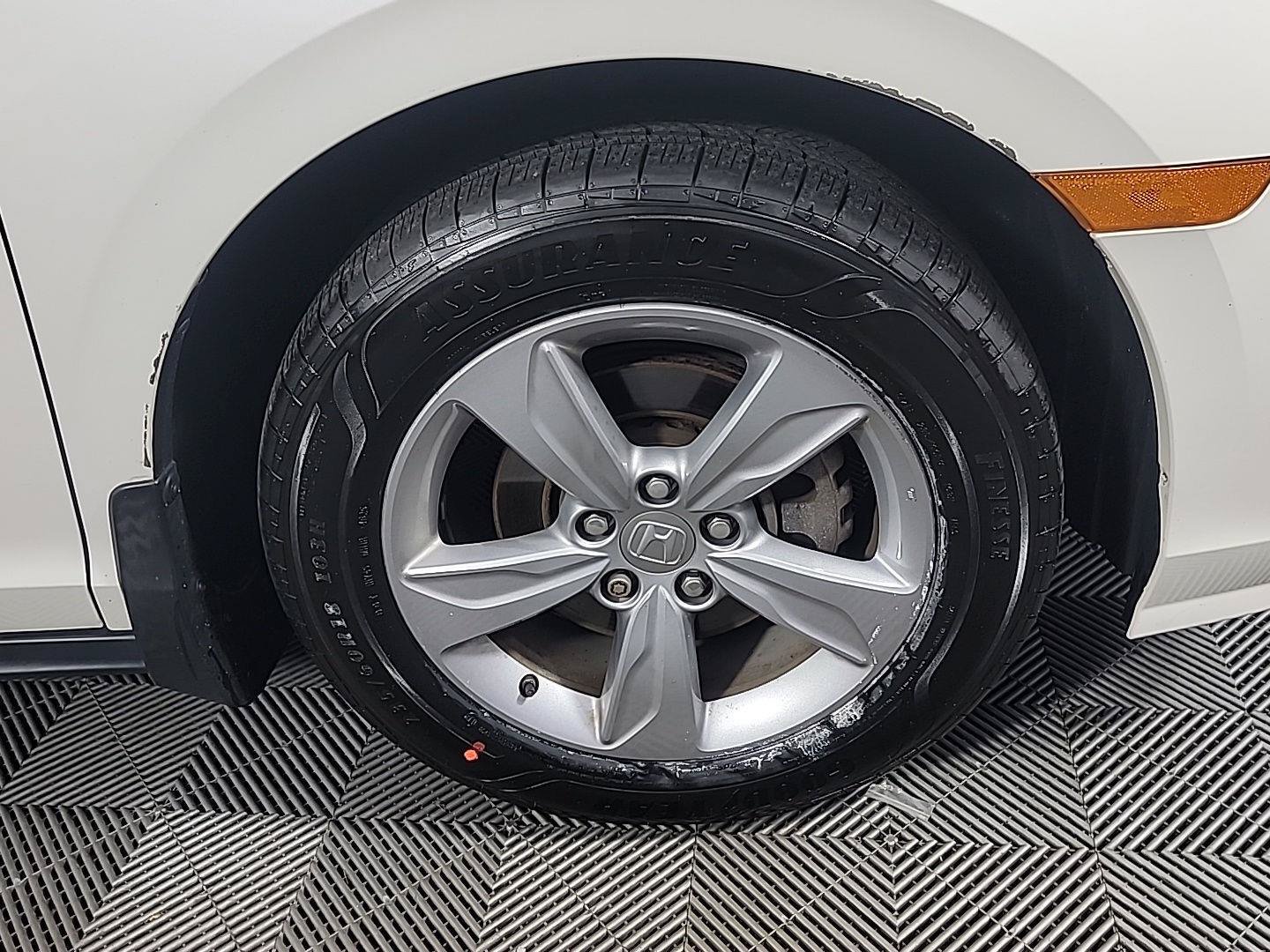Certified 2018 Honda Odyssey EX-L image 3