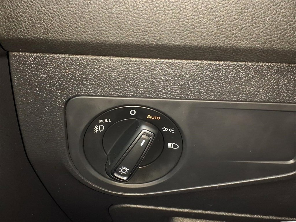 Used 2021 Volkswagen Tiguan SEL Premium R-Line image 27