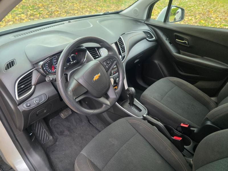 Used 2018 Chevrolet Trax LS AWD/4WD image 30