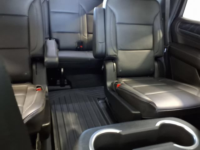 Used 2024 GMC Yukon Denali w/ Advanced Technology Package AWD/4WD image 30