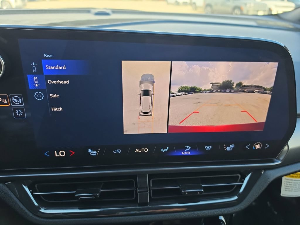 Used 2025 Chevrolet Equinox EV RS FWD image 21