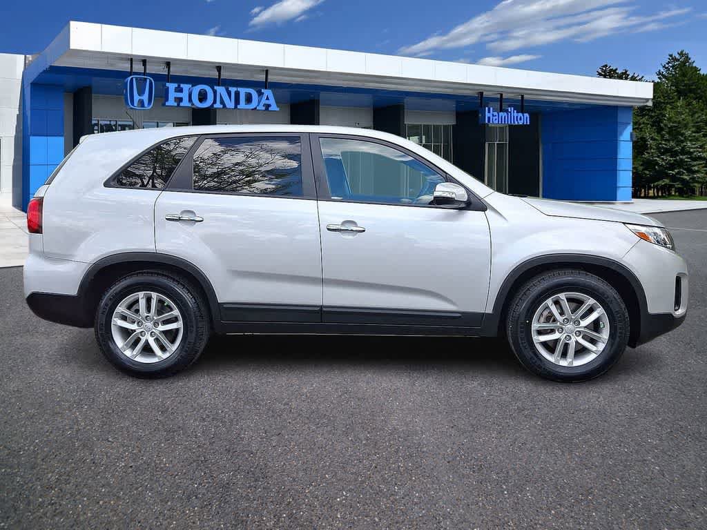 Used 2014 Kia Sorento LX image 25