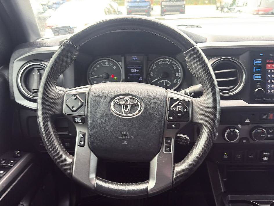 Used 2019 Toyota Tacoma TRD Sport AWD/4WD image 30