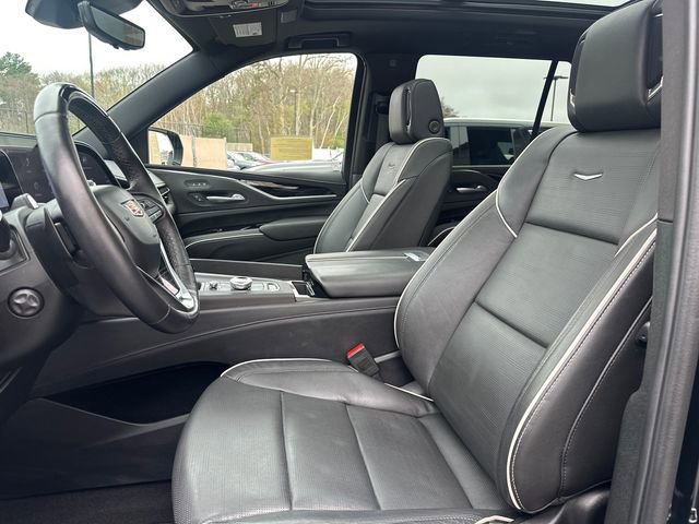 Used 2024 Cadillac Escalade Sport w/ Touring Package AWD/4WD image 40