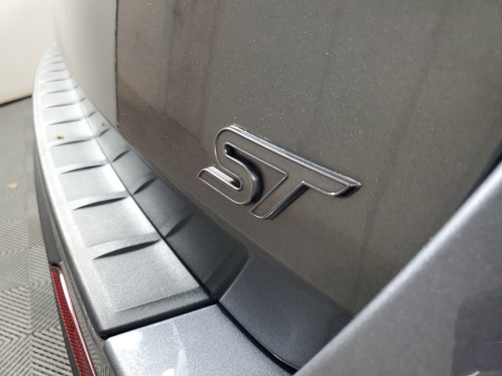 Used 2025 Ford Explorer ST image 7