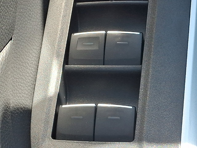 Used 2022 Toyota RAV4 XLE AWD/4WD image 25