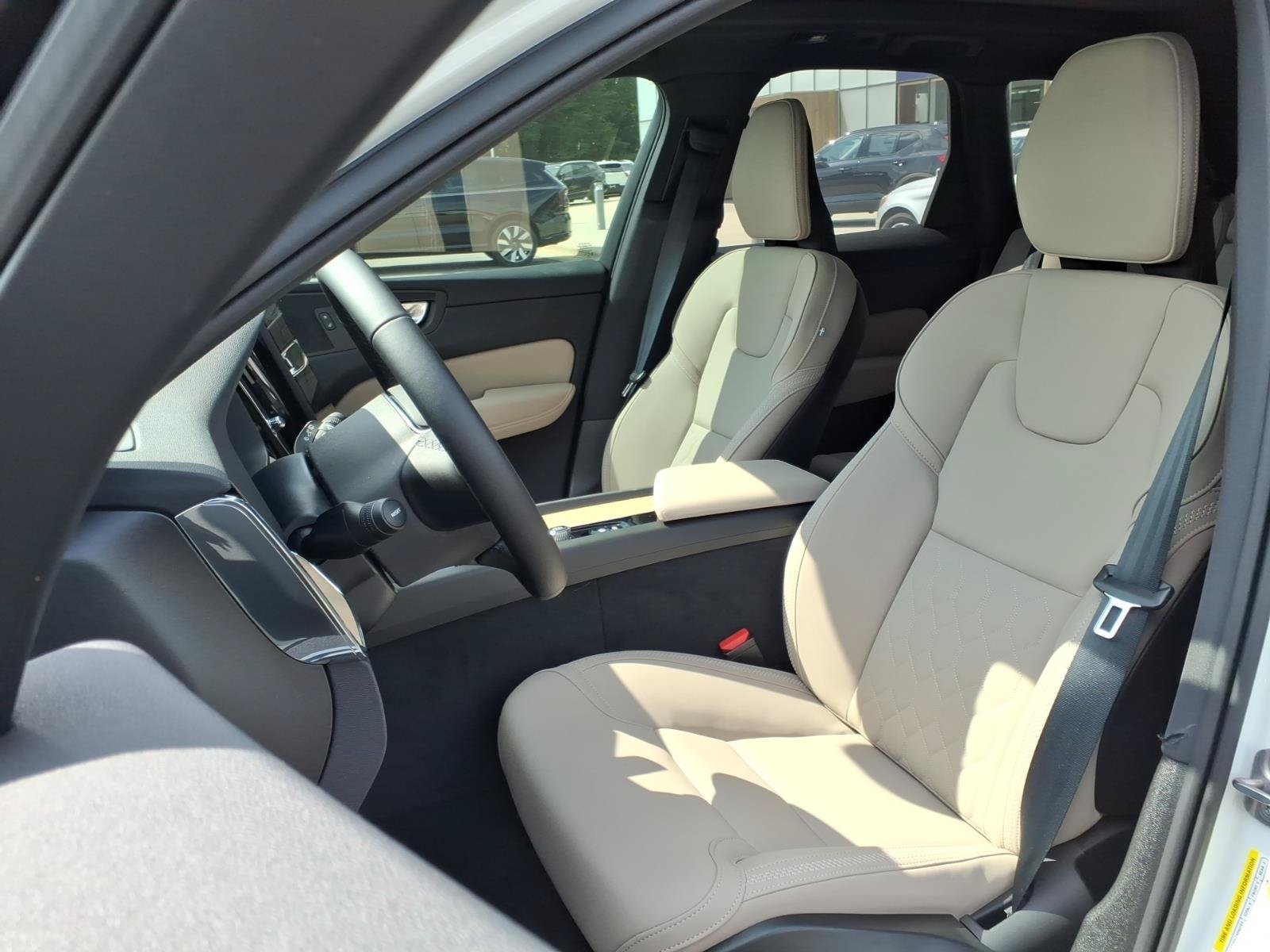 New 2026 Volvo XC60 T8 Plus w/ Protection Package Premier AWD/4WD image 18