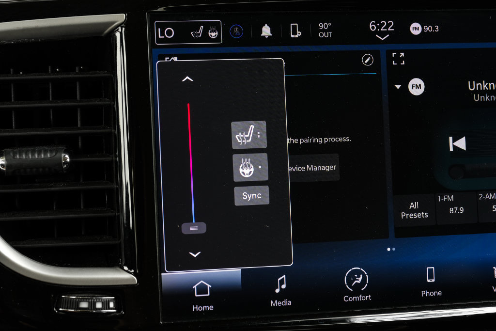 Used 2024 Chrysler Pacifica Touring-L FWD image 31
