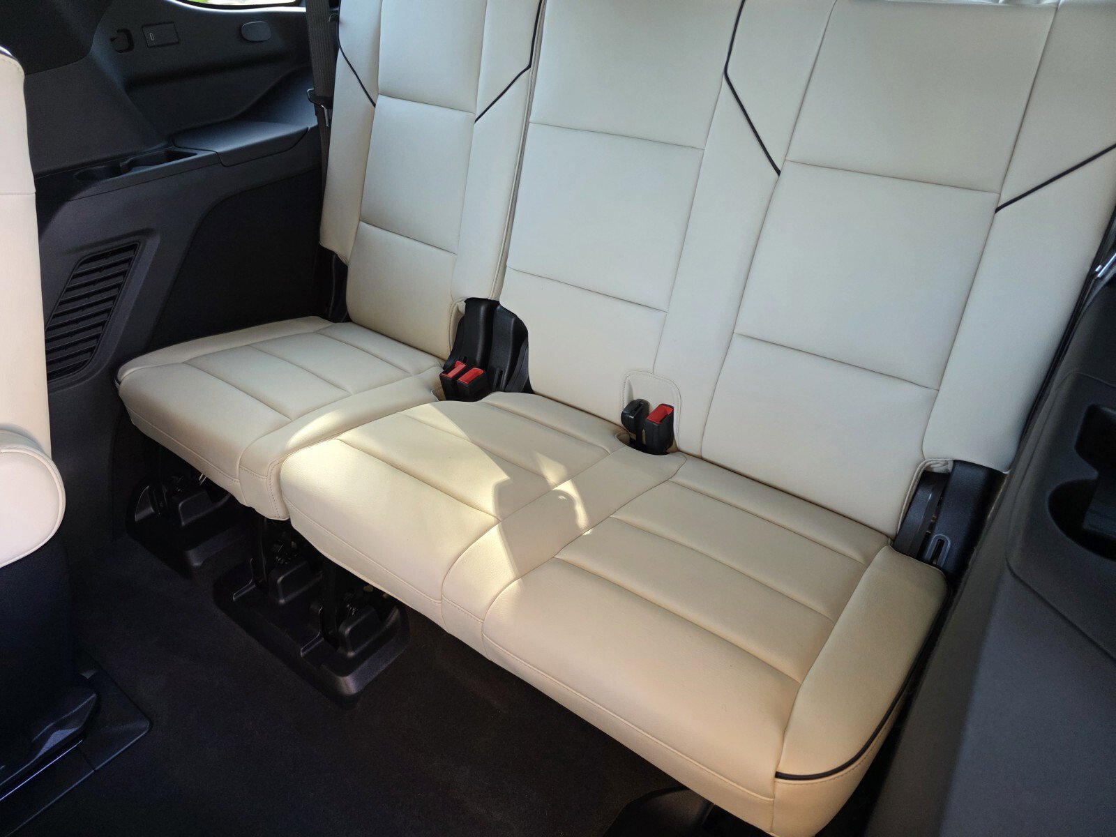 Used 2025 Cadillac Escalade Sport w/ Touring Package AWD/4WD image 17