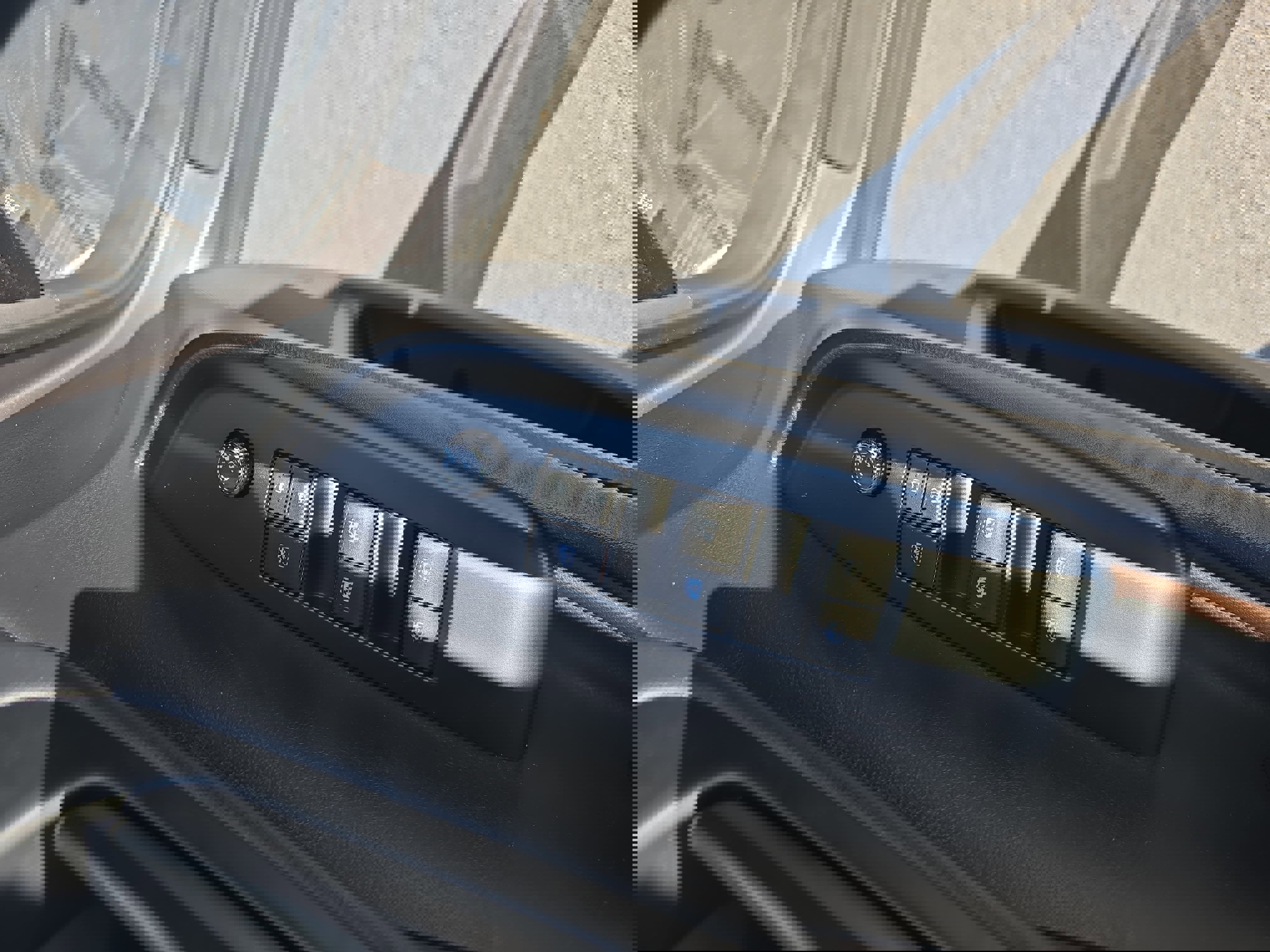 Used 2015 Toyota Highlander Plus image 29