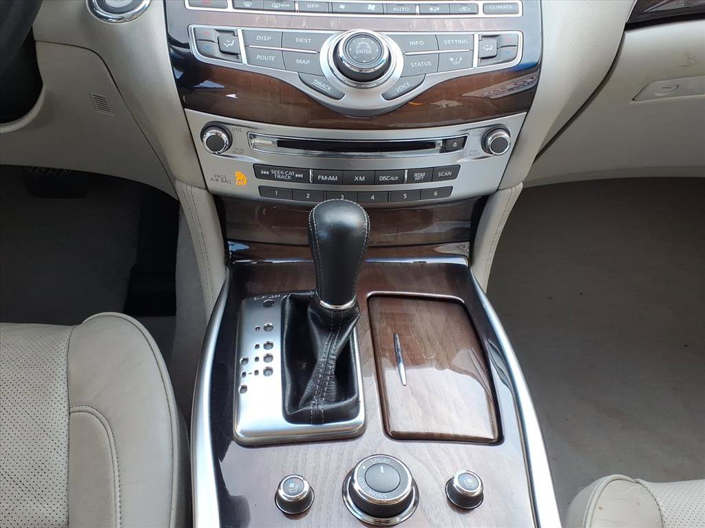 Used 2011 INFINITI M37 x w/ Deluxe Touring Pkg image 7