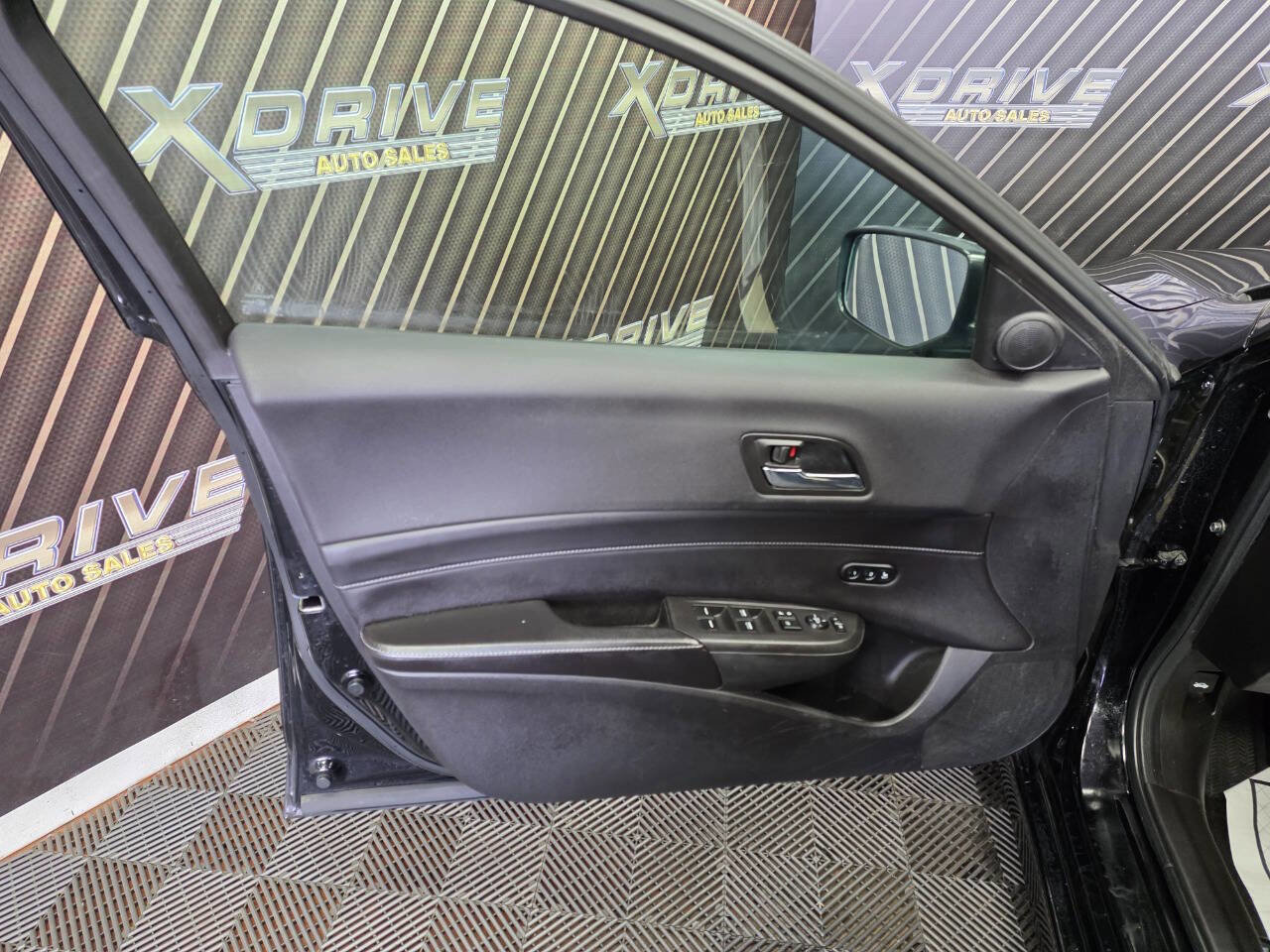 Used 2017 Acura ILX FWD image 16