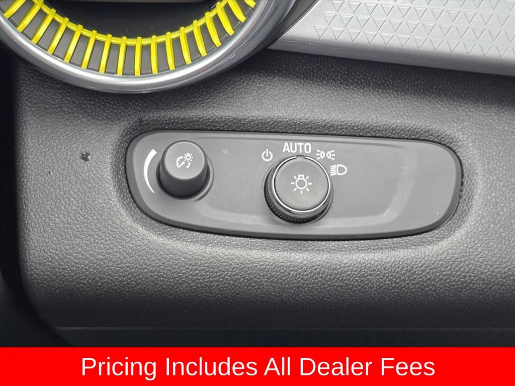 Used 2024 Chevrolet Trax LT w/ Driver Confidence Package FWD image 21