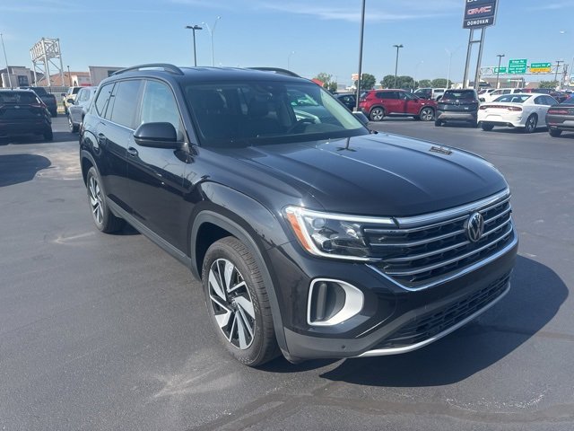 Used 2024 Volkswagen Atlas SE image 1